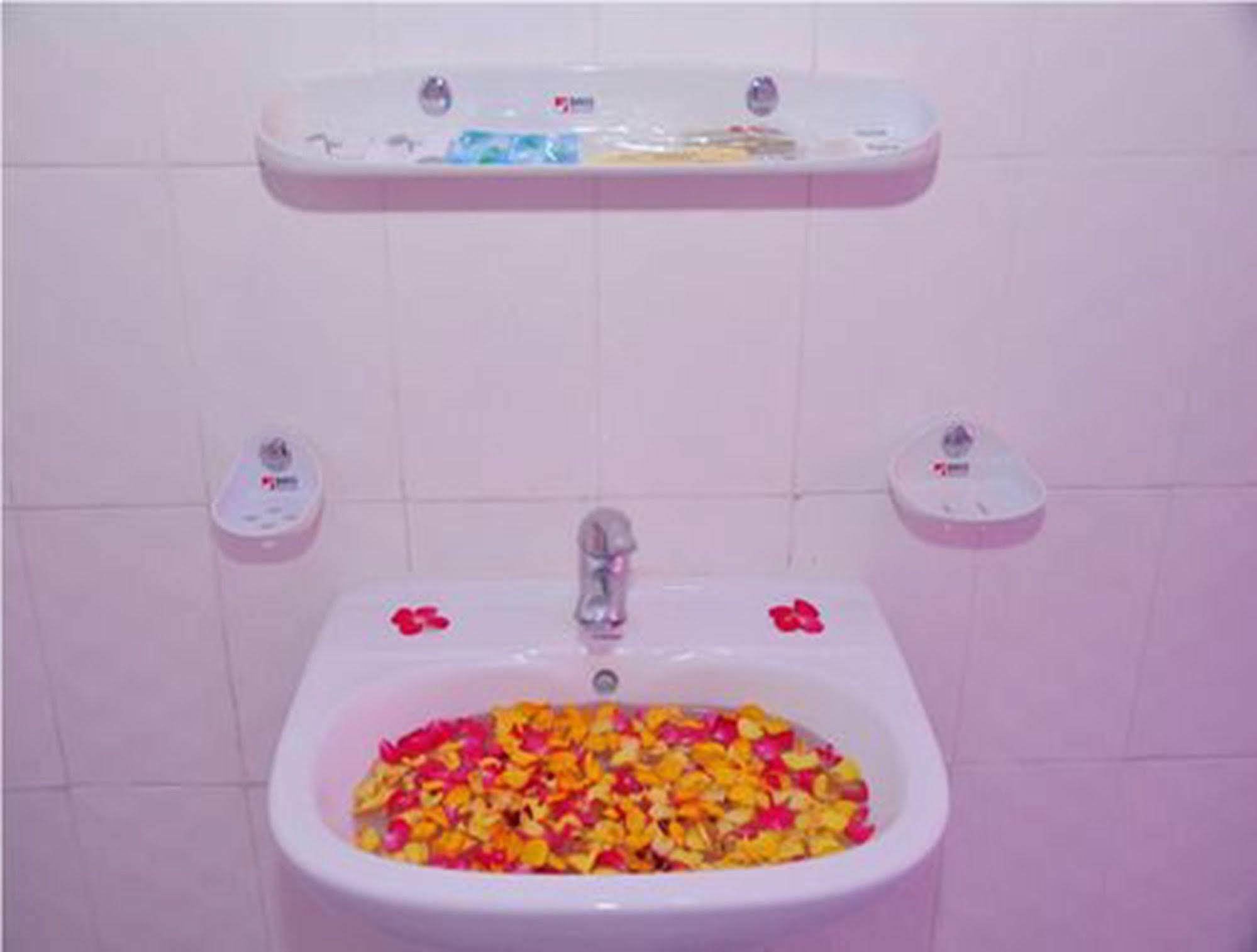Royal Tulip Hotel 曼德勒 外观 照片